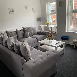  Holiday home 8 Bed 9 Bath Ensuite House With Hot Tub And Free Parking United Kingdom